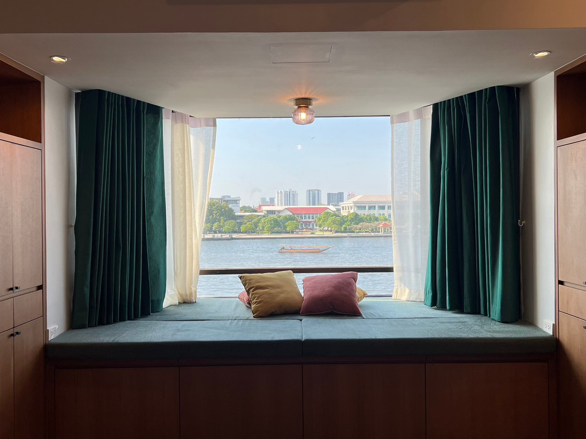 ขายคอนโดเยาวราช บางลำพู : ชีวิตริมน้ำ  ใจกลางเมืองเก่า ( บางลำพู /พระอาทิตย์ )    Riverside life in the heart of the old city  (Bang Lamphu / Phra Athit)