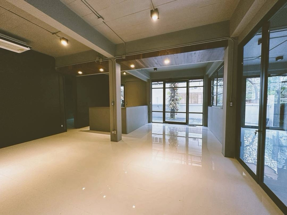 ให้เช่าสำนักงานรัชดา ห้วยขวาง : เช่า อาคารเดี่ยว ออฟฟิศ 2-3 ชั้น @ รัชดาภิเษก 32 - ลาดพร้าว ที่จอดรถ 10 - 15 คัน ใกล้ รถไฟฟ้า MRT รัชดา 1.5 กิโลเมตร นั่งวิน สะดวกมาก