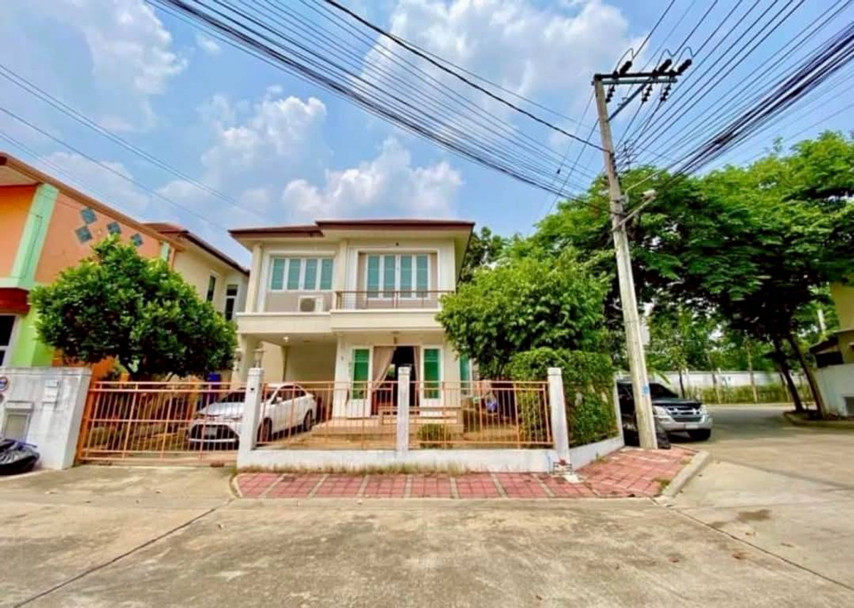 For RentHouseRama5, Ratchapruek, Bangkruai : Single house for rent, Ratirom Fifth Ratchaphruek-Pinklao, 2-story detached house, 4 bedrooms, 3 bathrooms, land 70 sq m, near Rama 5 roundabout and HomePro Ratchaphruek.