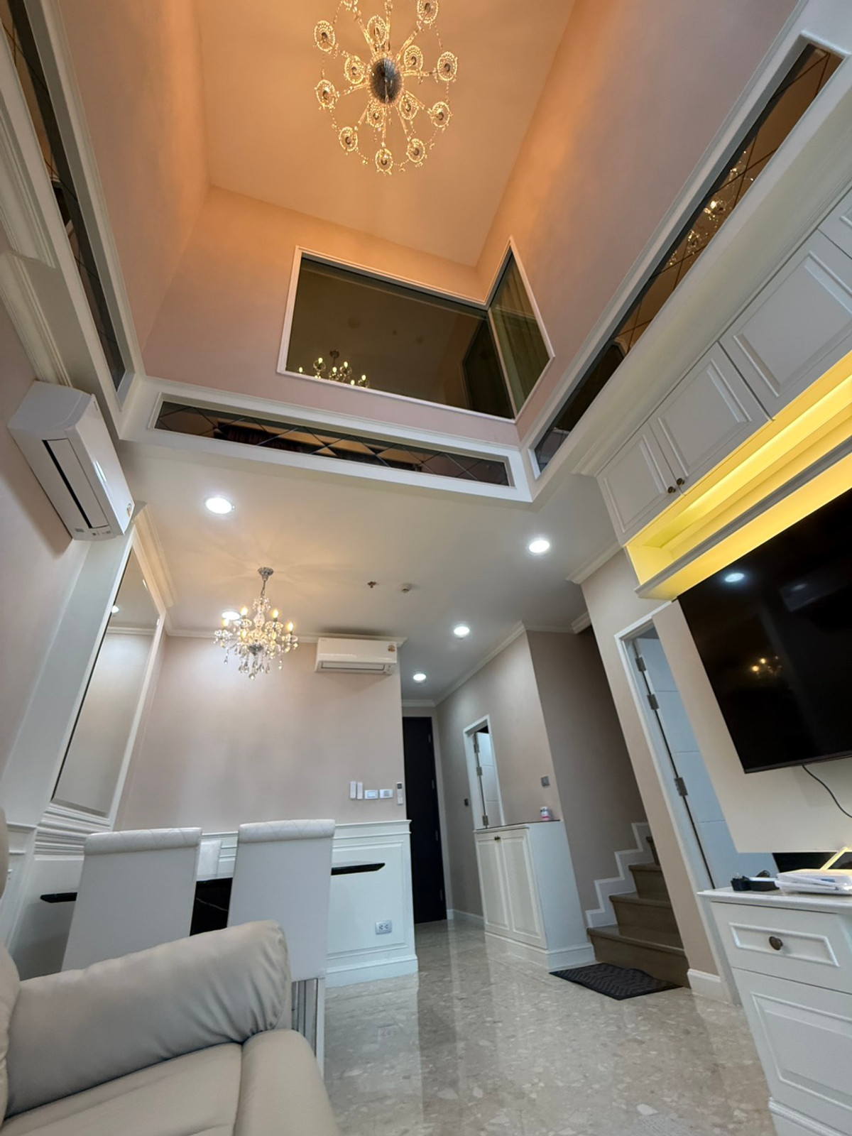 ให้เช่าคอนโดสุขุมวิท อโศก ทองหล่อ : ให้เช่าคอนโด The Crest Sukhumvit 34 ขนาด 2 ห้องนอน duplex เฟอร์ครบ พร้อมอยู่ ใกล้ Bts Thonglor เพียง 200 เมตร