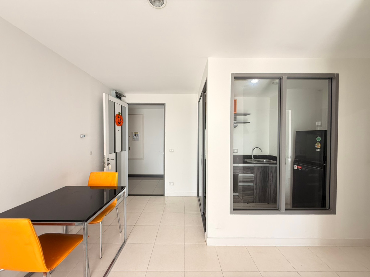 For RentCondoBangna, Bearing, Lasalle : For Rent: Vogue Place Sukhumvit 107 (BTS Bearing)  Big Room