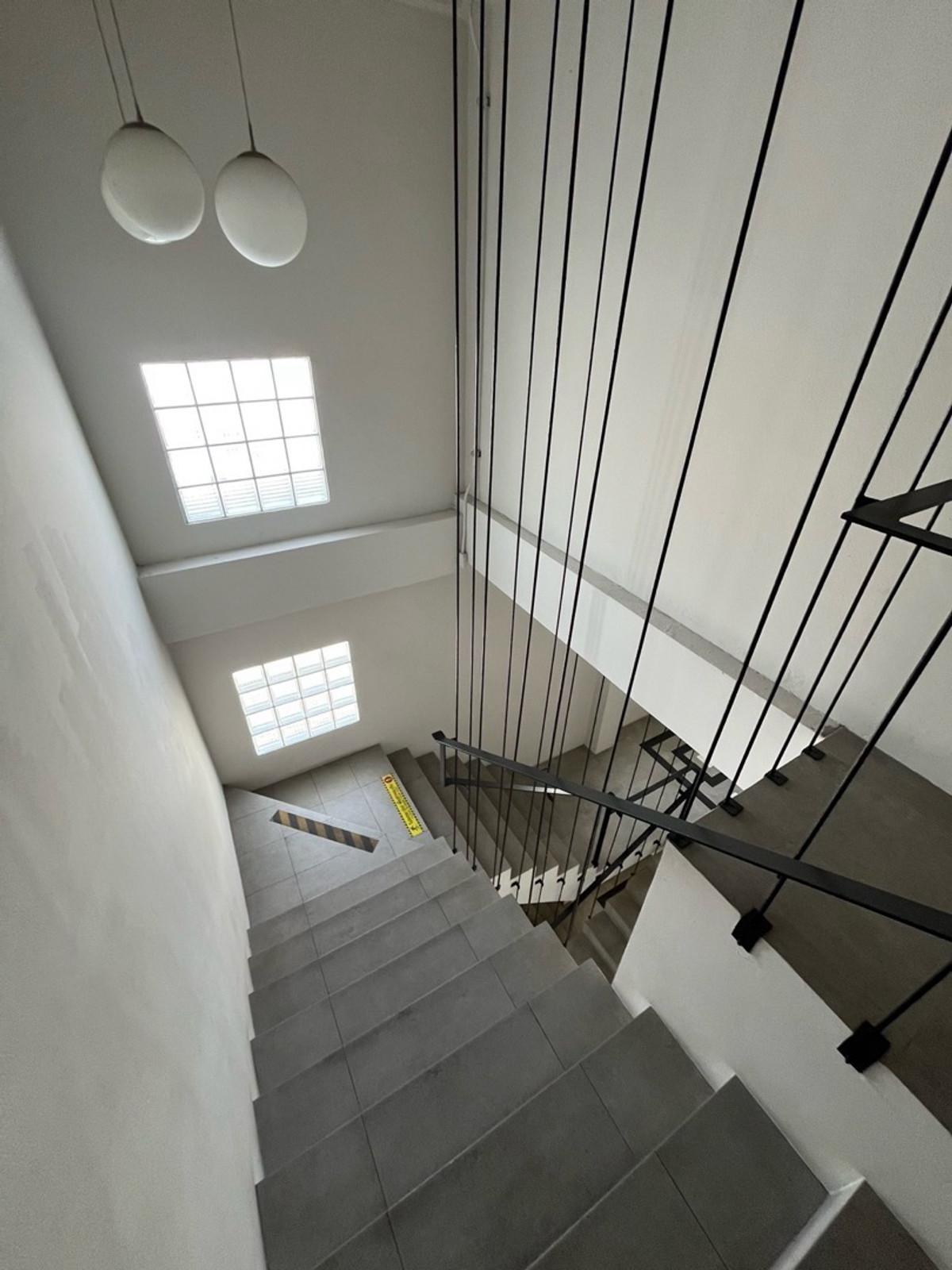 ให้เช่าสำนักงานสุขุมวิท อโศก ทองหล่อ : เช่า สำนักงาน ออฟฟิศ 4 ชั้น @ ซอยทองหล่อ สุขุมวิท 55 พื้นที่ใช้สอย 990 ตารางเมตร มีที่จอดรถ