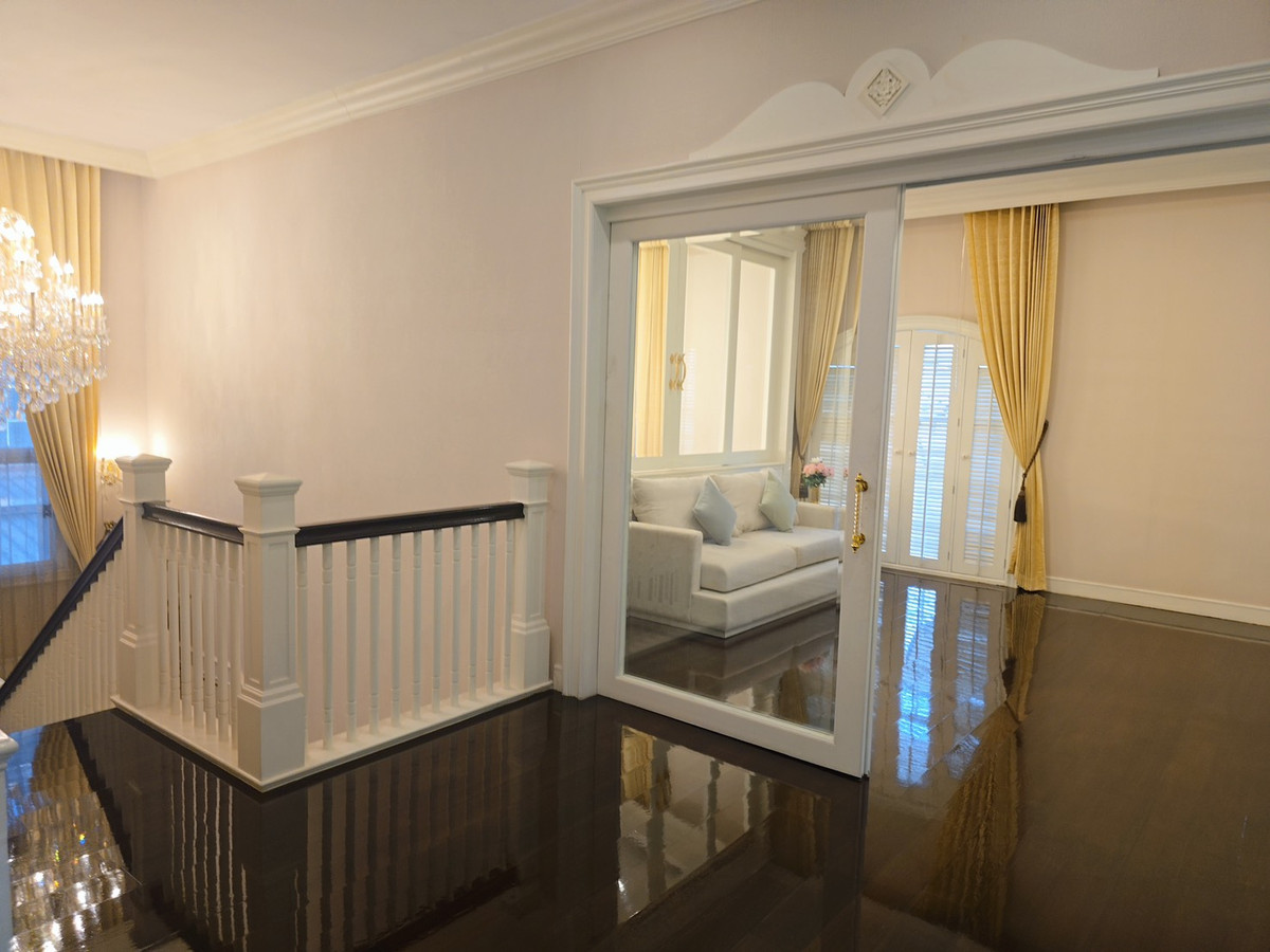 ขายบ้านบางนา แบริ่ง ลาซาล : นาราสิริ บางนา / 4 ห้องนอน (ขาย), Narasiri Bangna / 4 Bedrooms (FOR SALE) YOK003