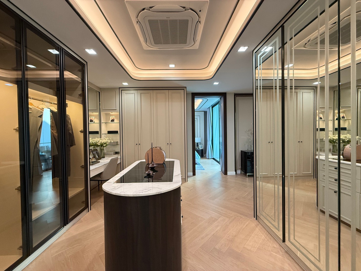 For SaleHouseLadkrabang, Suwannaphum Airport : THE ONE Signature Bangna–Rama 9 Venti – Spacious 3-Storey Detached House in Bangna–Rama 9 Please call: 082-894-4624