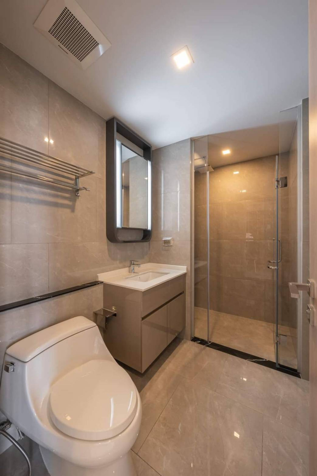 ให้เช่าคอนโดพระราม 9 เพชรบุรีตัดใหม่ RCA : One9Five Asoke-Rama 9 | คอนโดหรูใจกลางพระราม 9