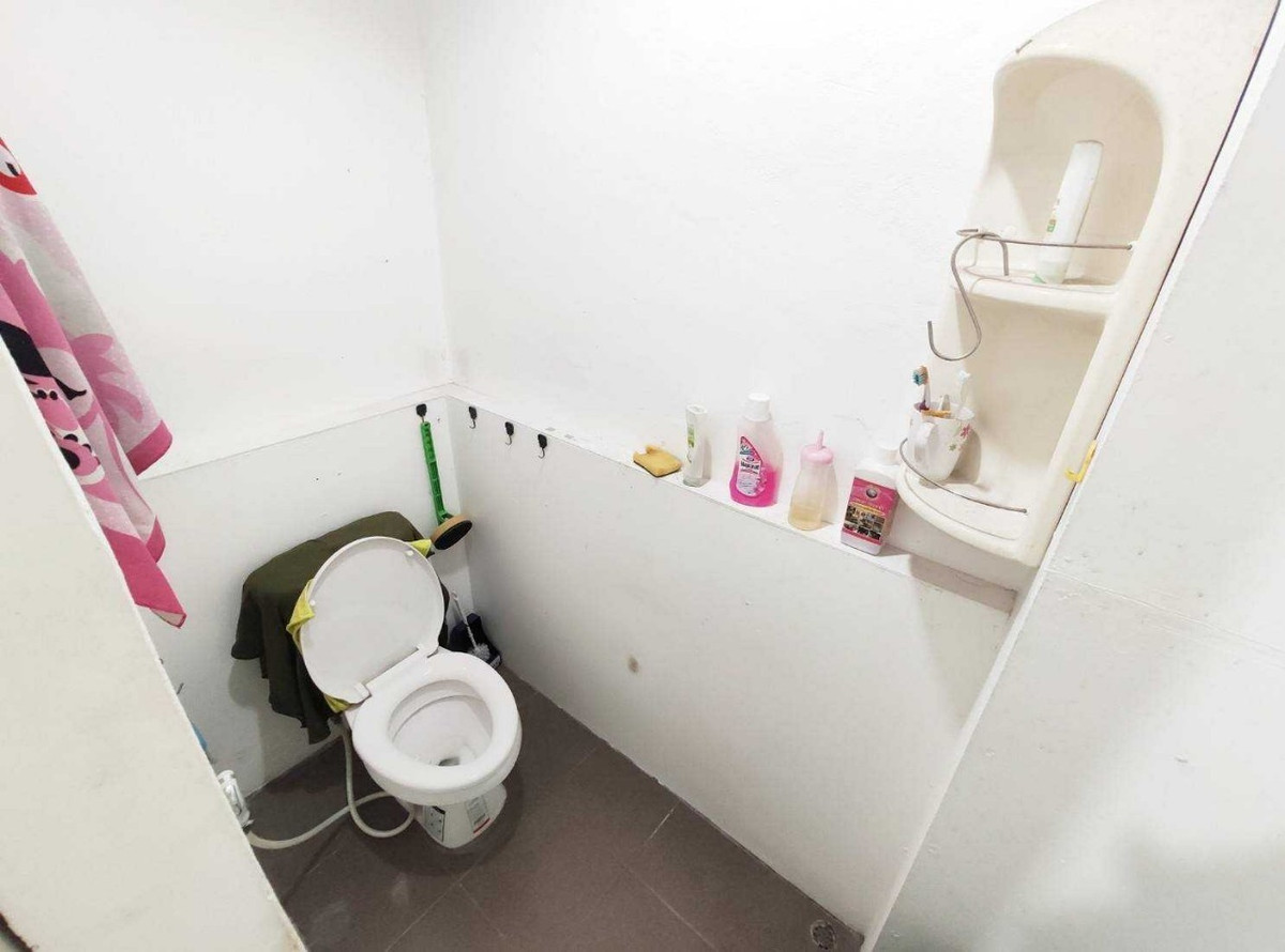 For SaleShop HouseBang kae, Phetkasem : Building for sale, commercial building, 3 and a half floors, Soi Phetkasem 48, Intersection 45, area 16 sq m, to fill the area of ​​Bangkok, Phasi Charoen.