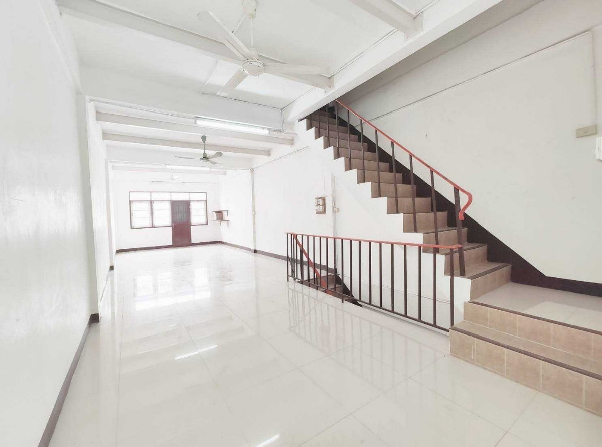 For SaleShop HouseBang kae, Phetkasem : Building for sale, commercial building, 3 and a half floors, Soi Phetkasem 48, Intersection 45, area 16 sq m, to fill the area of ​​Bangkok, Phasi Charoen.