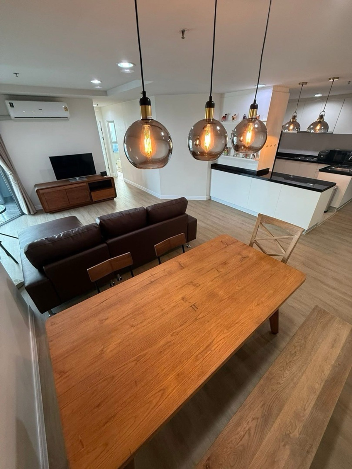 ให้เช่าคอนโดพระราม 9 เพชรบุรีตัดใหม่ RCA : ให้เช่าห้องสวย Belle Grand Rama 9 ตึก D ชั้น 39 2 ห้องนอน 2 ห้องน้ำ ขนาด 96 ตร.ม. ราคา 55,000 บาท