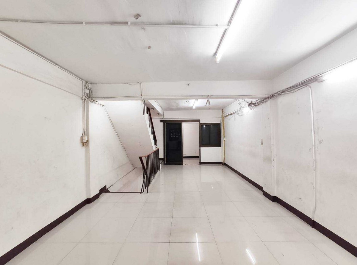 For SaleShop HouseBang kae, Phetkasem : Building for sale, commercial building, 3 and a half floors, Soi Phetkasem 48, Intersection 45, area 16 sq m, to fill the area of ​​Bangkok, Phasi Charoen.