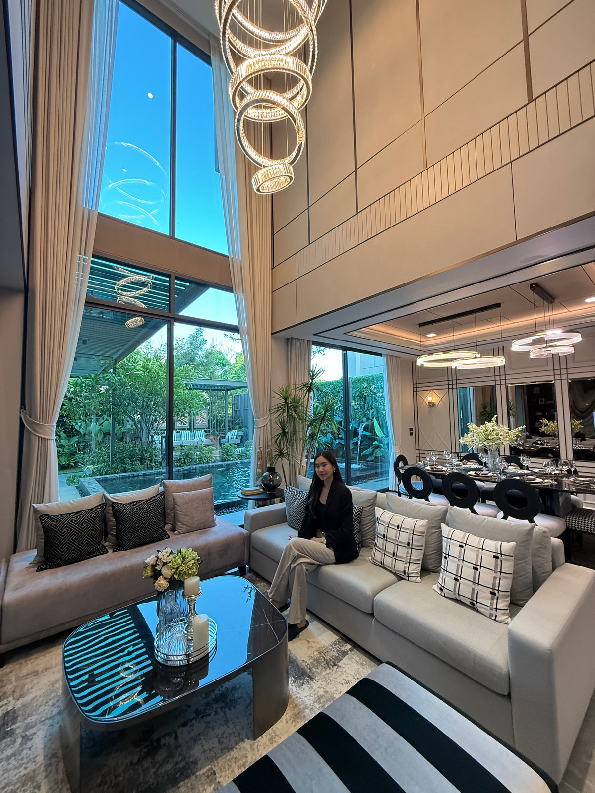 For SaleHouseLadkrabang, Suwannaphum Airport : THE ONE Signature Bangna–Rama 9 Trenda – Luxury 3-Storey Detached Pool Villa in Bangna–Rama 9 Please call: 082-894-4624