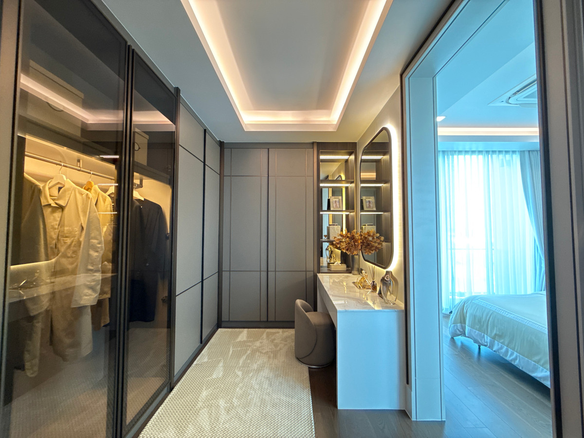 For SaleHouseLadkrabang, Suwannaphum Airport : THE ONE Signature Bangna–Rama 9 Trenda – Luxury 3-Storey Detached Pool Villa in Bangna–Rama 9 Please call: 082-894-4624