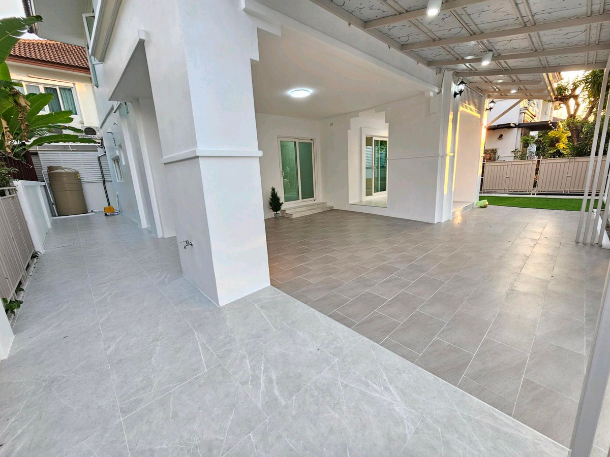 ขายบ้านนวมินทร์ รามอินทรา : ขายด่วน 🎉 บ้านเดี่ยว เดอะ เซนโทร รามอินทรา 54.2 ตร.วา 3 นอน 3 น้ำ รีโนเวทใหม่ พร้อมอยู่ ใกล้แฟชั่นไอส์แลนด์ ☎️ 094-429-7915 (เปิ้ล) 