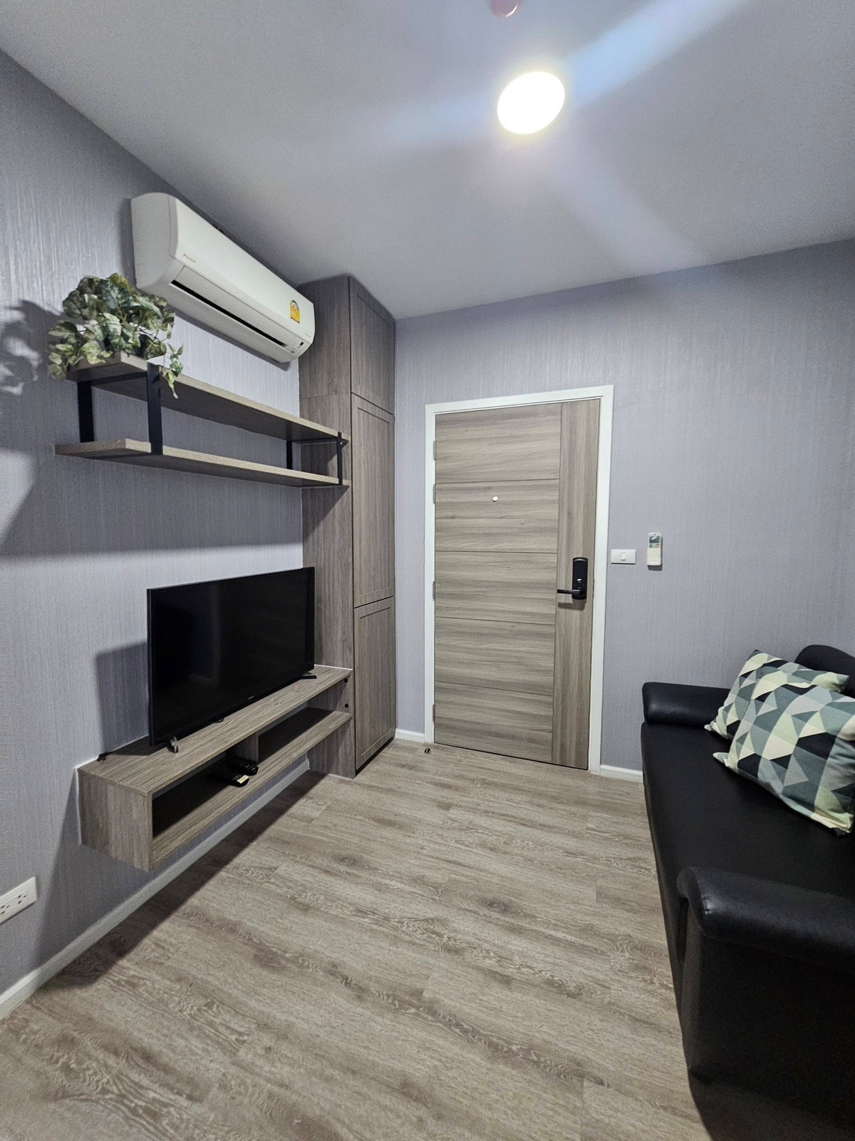 For RentCondoSamut Prakan,Samrong : For Rent 🔥 Kensington Sukhumvit - Theparak 🔥 Fully furnished with appliances. Near MRT Thipawan.