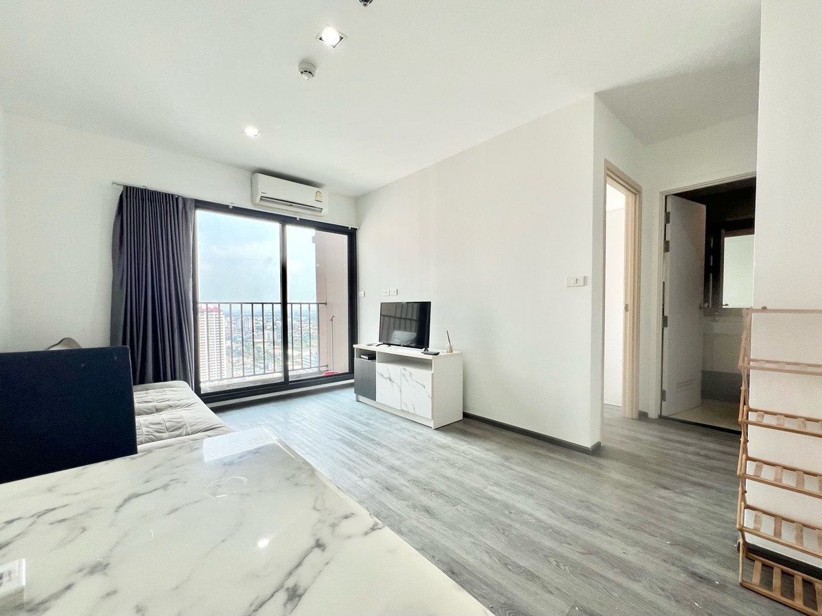 ให้เช่าคอนโดพัฒนาการ ศรีนครินทร์ : ‼️ห้องใหญ่ แค่ 14,000.- ‼️✅Rich park triple station 📲ติดต่อโทร/ไลน์ 099-289-1569
