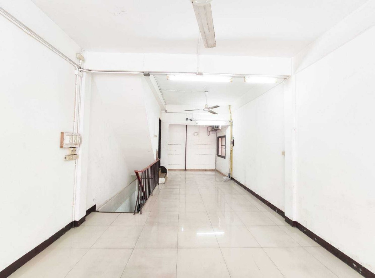 For SaleShop HouseBang kae, Phetkasem : Building for sale, commercial building, 3 and a half floors, Soi Phetkasem 48, Intersection 45, area 16 sq m, to fill the area of ​​Bangkok, Phasi Charoen.