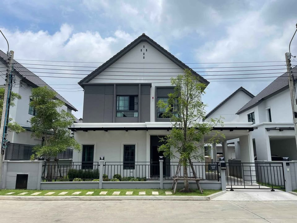 For RentHouseBangna, Bearing, Lasalle : 🌟 Detached house for rent in Centro Bangna Village, fully furnished.