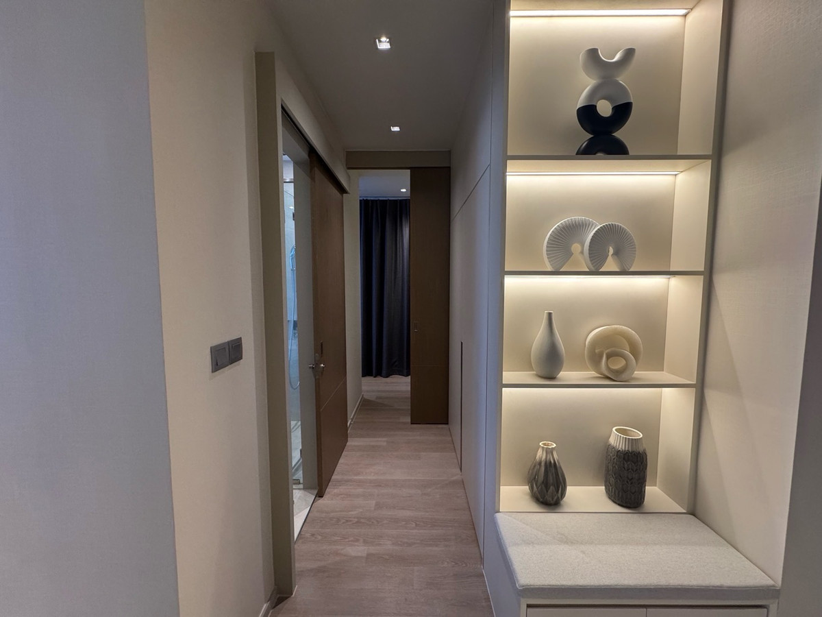 ขายคอนโดสีลม ศาลาแดง บางรัก : ด่วน ราคาพิเศษ พร้อมเฟอร์ตามรูป Ashton Silom ราคา 9.33 ล้านบาท ติดต่อ 0869017364