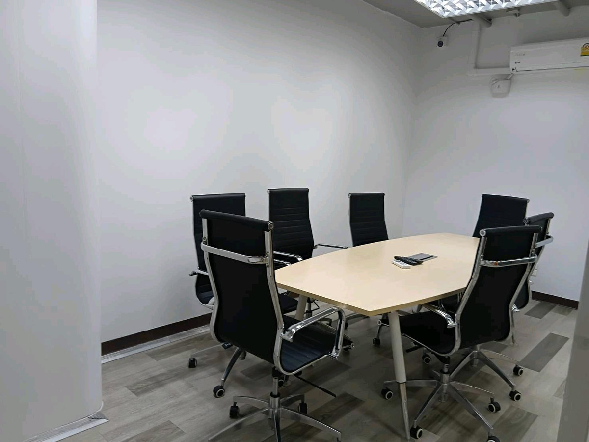 ให้เช่าสำนักงานสุขุมวิท อโศก ทองหล่อ : สำนักงานให้เช่า The Trendy Office ขนาด 101 ตร.ม เฟอร์ครบพร้อมใช้ สุขุมวิท 13 ใกล้ BTS นานา