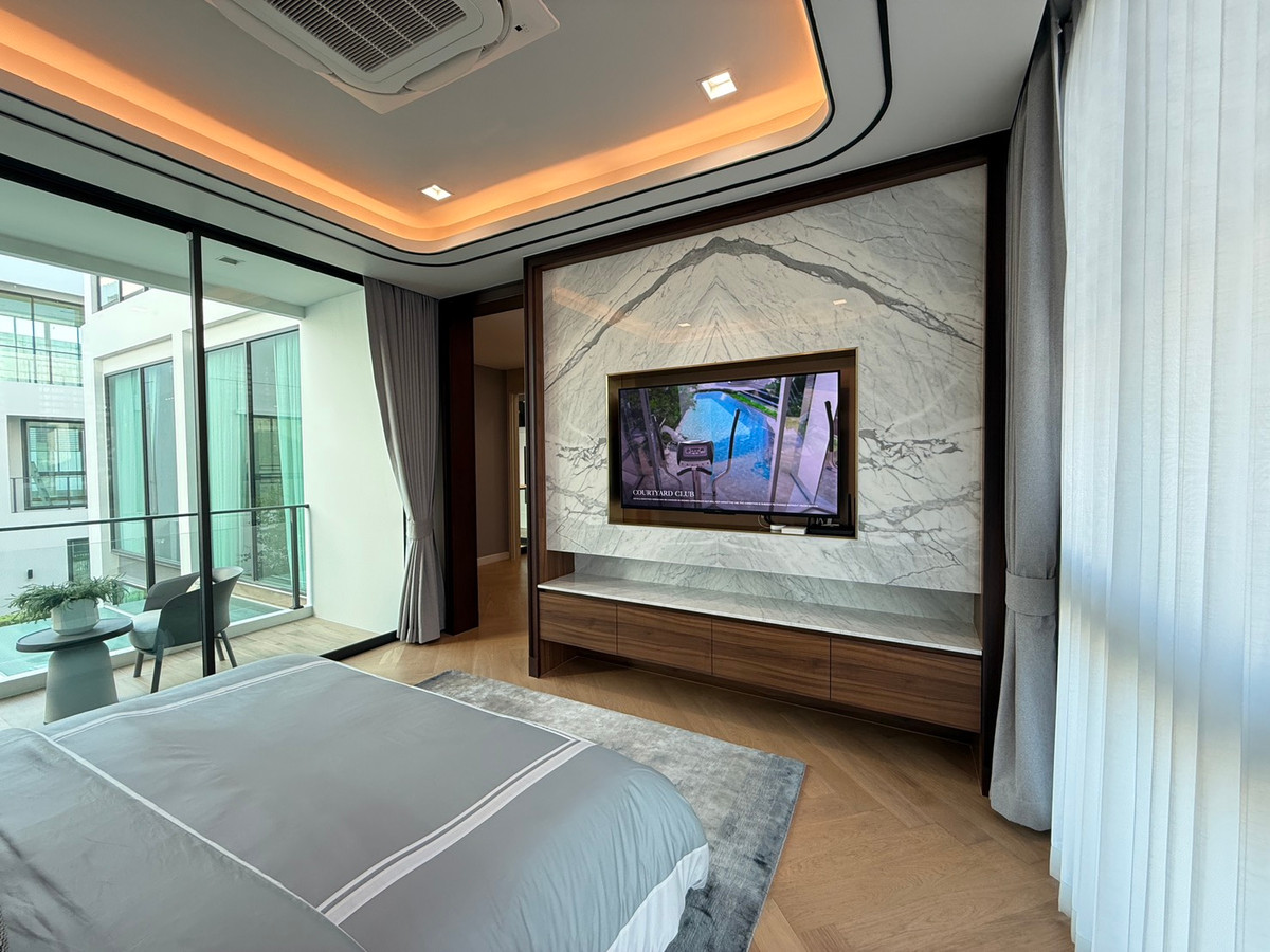 For SaleHouseLadkrabang, Suwannaphum Airport : THE ONE Signature Bangna–Rama 9 Venti – Spacious 3-Storey Detached House in Bangna–Rama 9 Please call: 082-894-4624