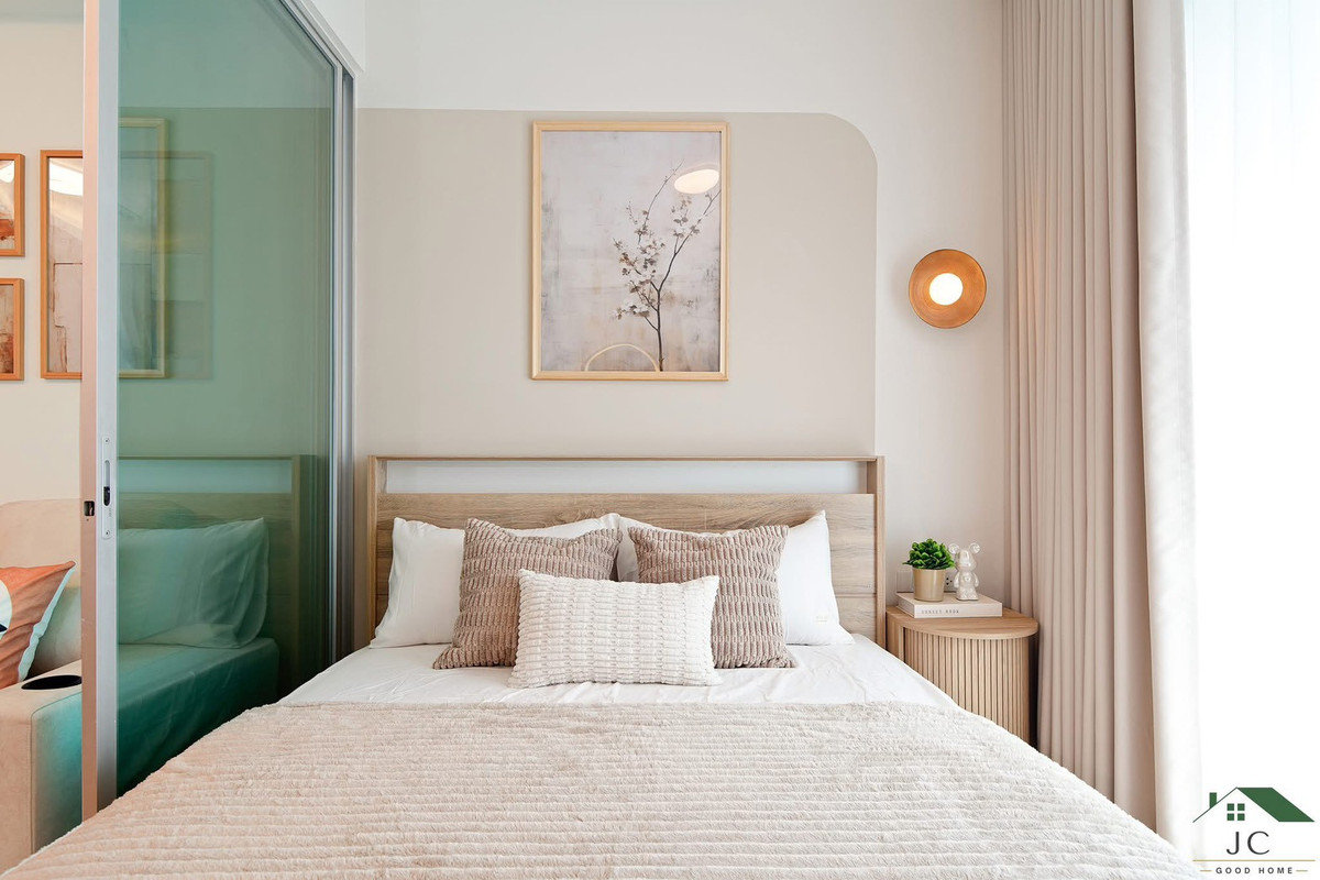 For SaleCondoOnnut, Udomsuk : ME2500670 Its great to live in yourself. Its worth renting out. A Space Me Sukhumvit 77, beautifully decorated room, pool view.