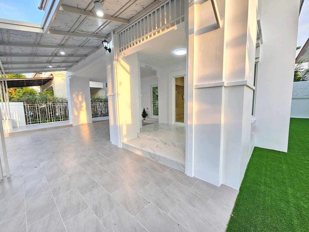 ขายบ้านนวมินทร์ รามอินทรา : ขายด่วน 🎉 บ้านเดี่ยว เดอะ เซนโทร รามอินทรา 54.2 ตร.วา 3 นอน 3 น้ำ รีโนเวทใหม่ พร้อมอยู่ ใกล้แฟชั่นไอส์แลนด์ ☎️ 094-429-7915 (เปิ้ล) 