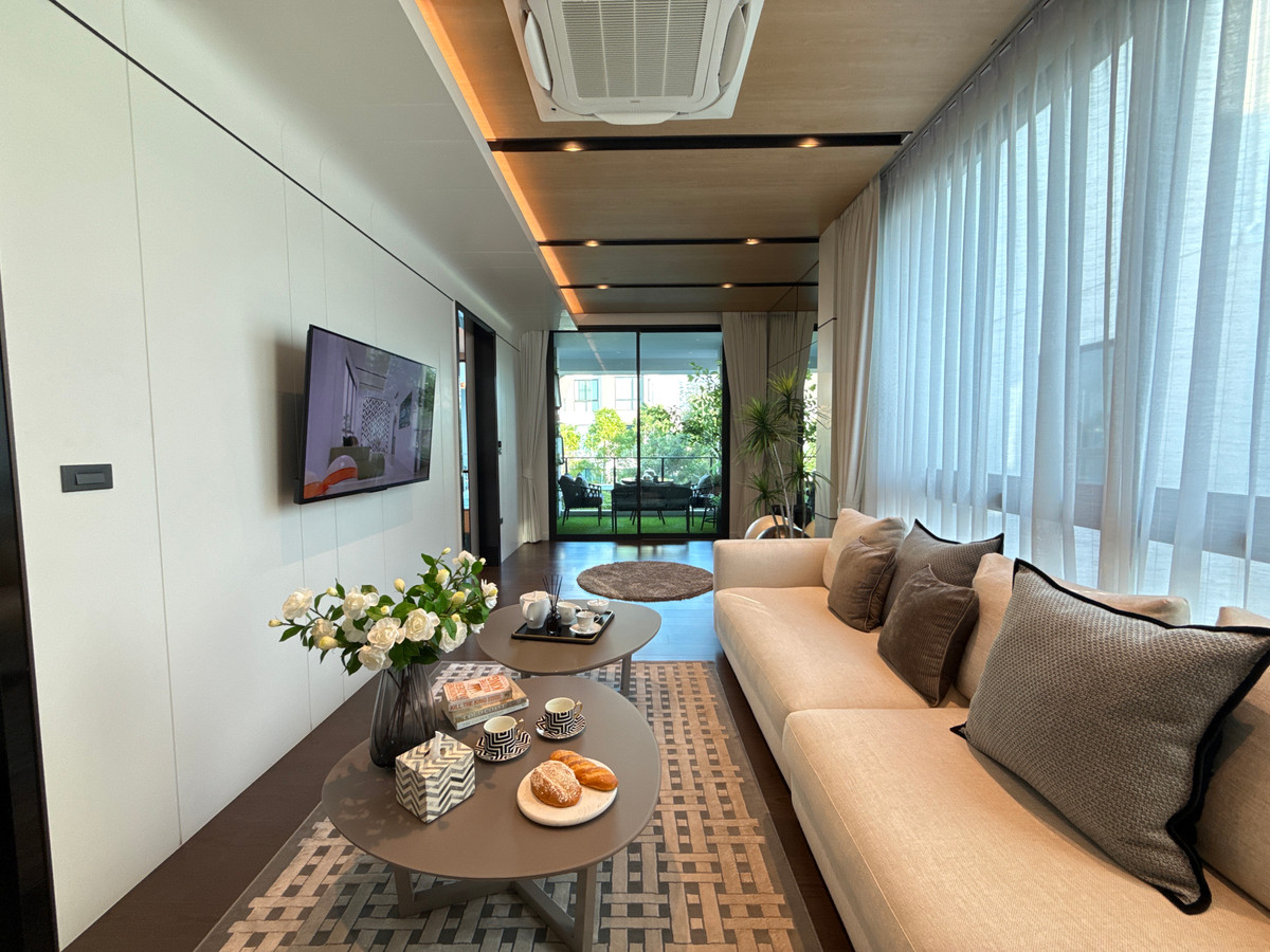 For SaleHouseLadkrabang, Suwannaphum Airport : THE ONE Signature Bangna–Rama 9 Trenda – Luxury 3-Storey Detached Pool Villa in Bangna–Rama 9 Please call: 082-894-4624