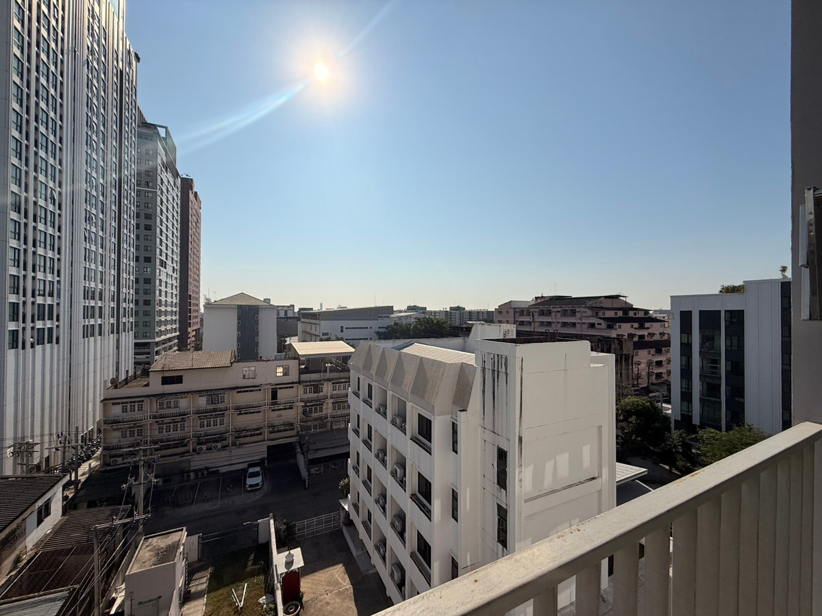 For RentCondoBangna, Bearing, Lasalle : For Rent: Vogue Place Sukhumvit 107 (BTS Bearing)  Big Room