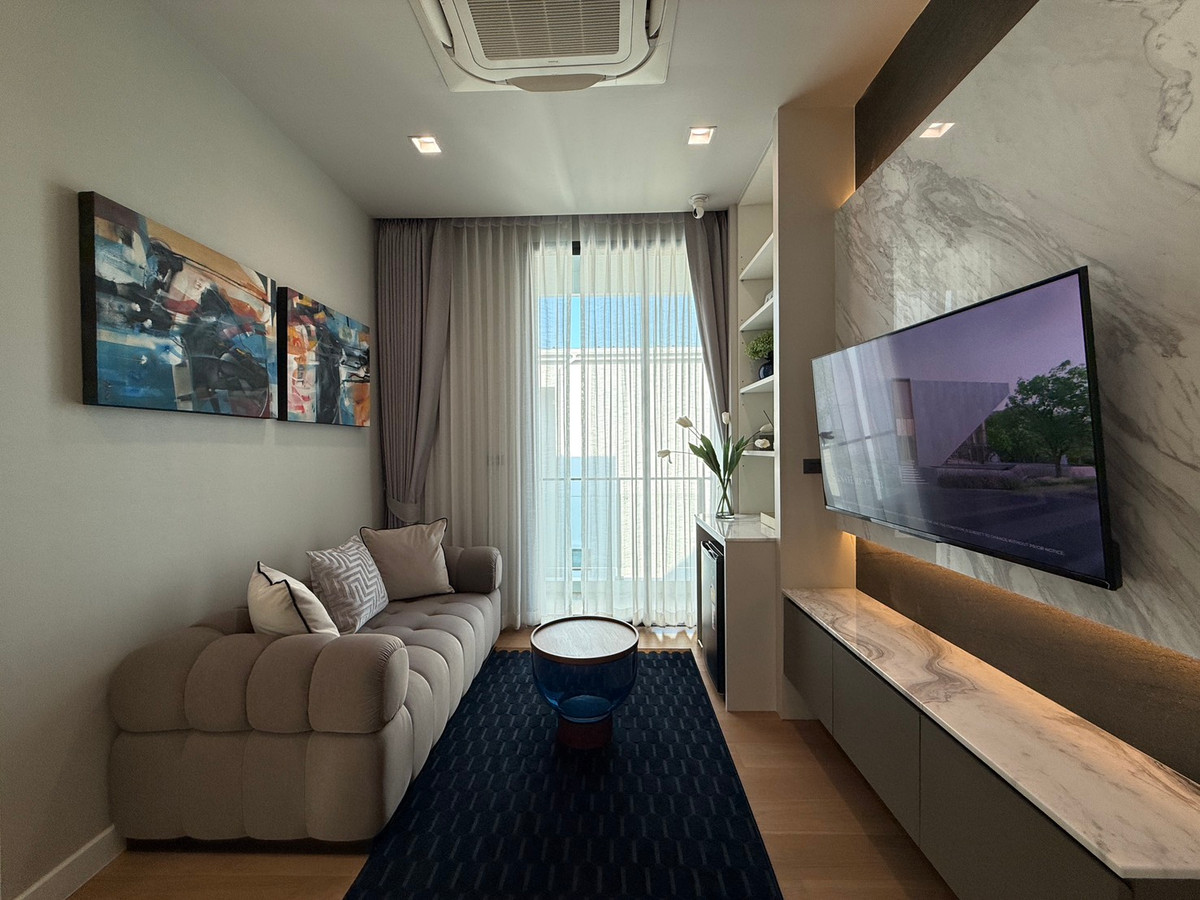 For SaleHouseLadkrabang, Suwannaphum Airport : THE ONE Signature Bangna–Rama 9 Venti – Spacious 3-Storey Detached House in Bangna–Rama 9 Please call: 082-894-4624