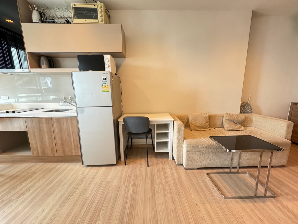 ให้เช่าคอนโดสาทร นราธิวาส : Rhythm Sathorn ใกล้ bts สะพานตากสิน ว่างพร้อมให้เช่า, 17,500/เดือน 