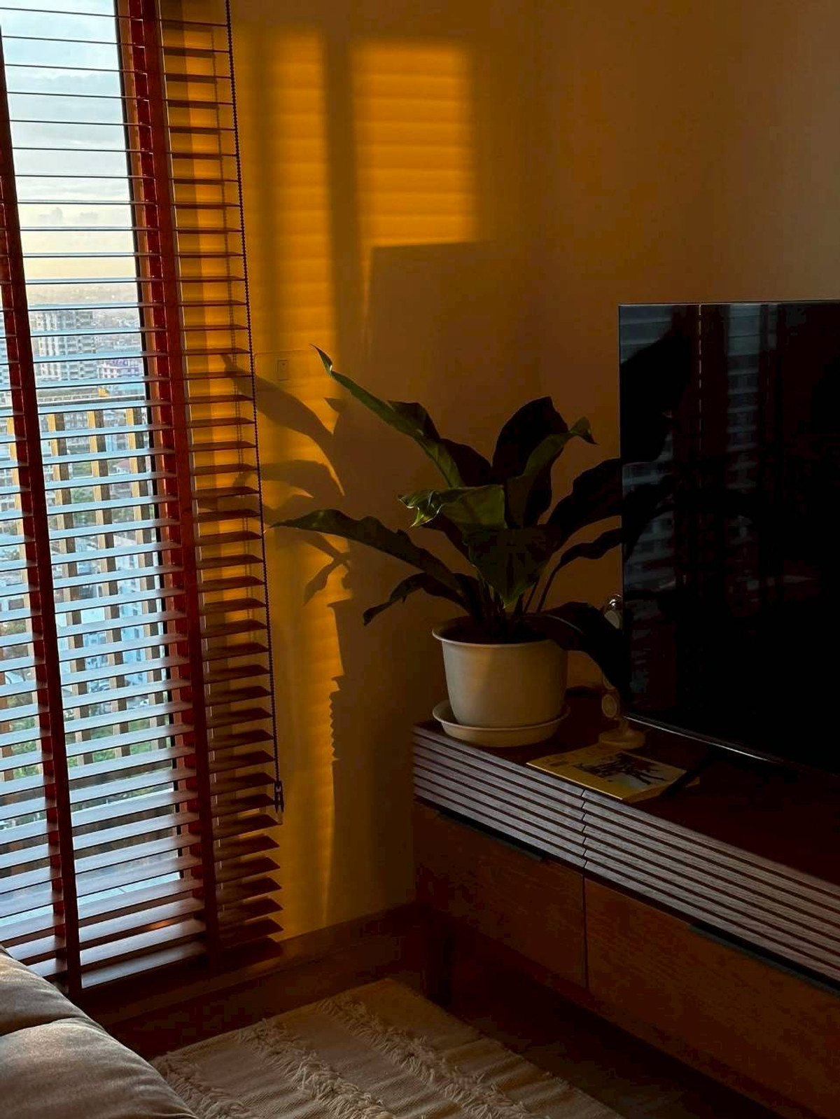 For RentCondoRamkhamhaeng, Hua Mak : ✅ NMN185 ✅ Line : @p2nproperty