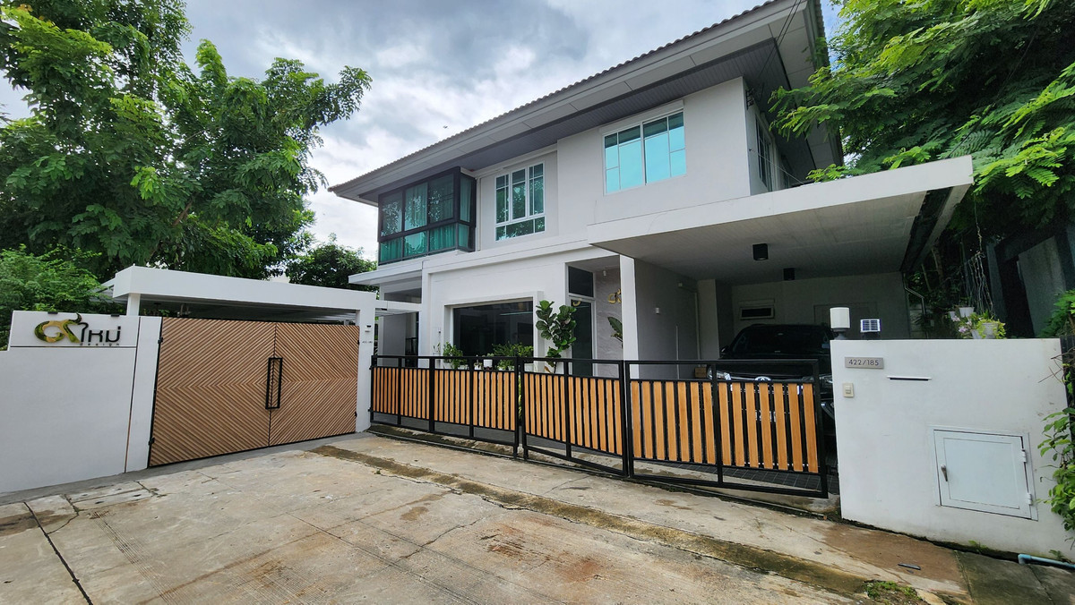 For RentHouseNawamin, Ramindra : Single house with wide area, peaceful and private atmosphere, suitable for large families / working from home / foreigners.