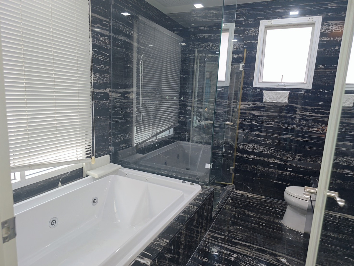 ขายบ้านบางนา แบริ่ง ลาซาล : นาราสิริ บางนา / 4 ห้องนอน (ขาย), Narasiri Bangna / 4 Bedrooms (FOR SALE) YOK003