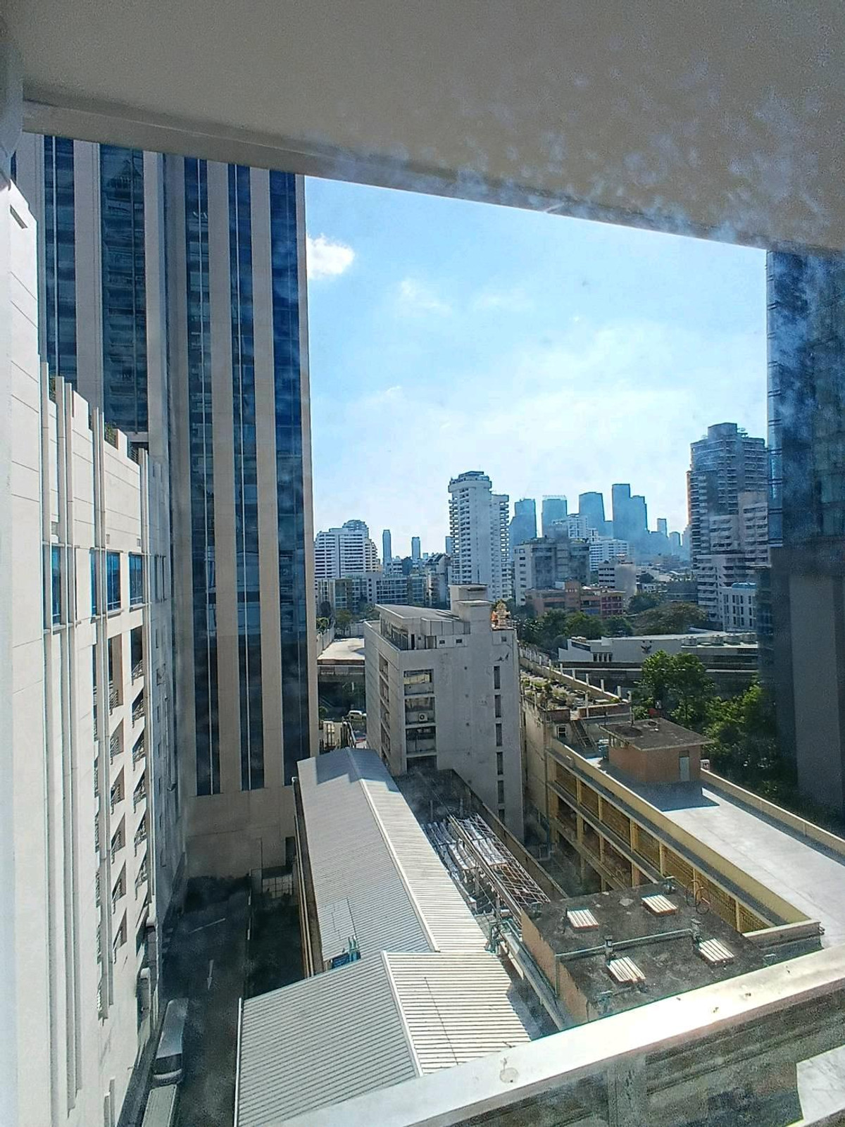 ให้เช่าสำนักงานสุขุมวิท อโศก ทองหล่อ : สำนักงานให้เช่า The Trendy Office ขนาด 101 ตร.ม เฟอร์ครบพร้อมใช้ สุขุมวิท 13 ใกล้ BTS นานา