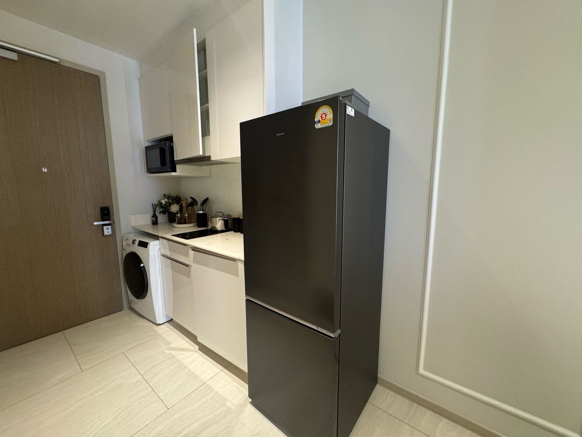 ขายคอนโดสีลม ศาลาแดง บางรัก : ขายห้อง ชั้นสูง พร้อมเฟอร์ ตามรูป Ashton Silom ราคา 11.17 ล้านบาท ติดต่อ 0869017364