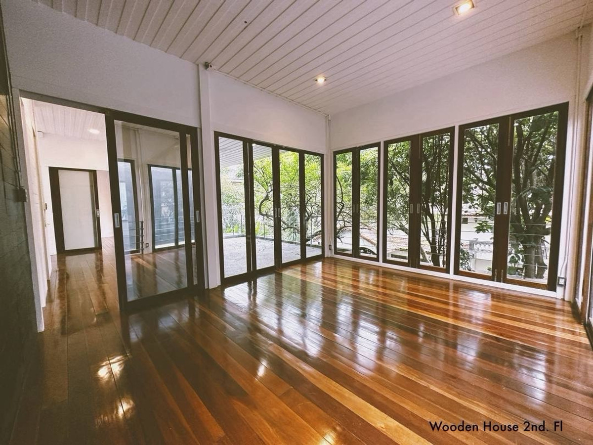 ให้เช่าร้านค้า/ตลาดนัดรัชดา ห้วยขวาง : เช่า อาคาร ทำธุรกิจ 1,200 ตารางเมตร @ รัชดาภิเษก 32 - ลาดพร้าว ที่จอดรถ 10 - 15 คัน เหมาะ สตูดิโอ โปรดักชัน คลินิก เวลเนส ศูนย์สุขภาพ บริษัทข้ามชาติ และ HQ Company