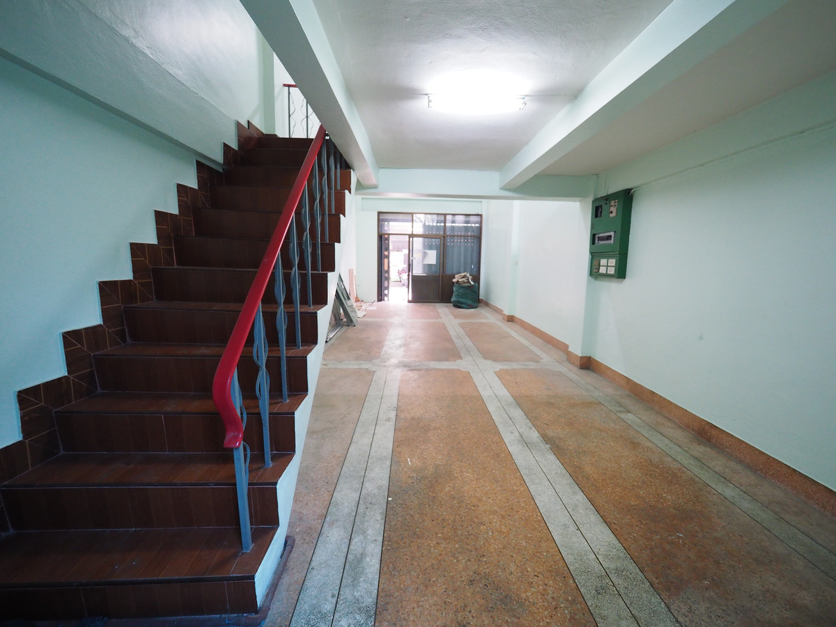 For RentTownhomeRama3 (Riverside),Satupadit : 4 Storey shophouse newly renovated in Rama 3 Road