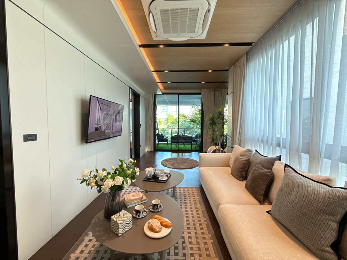 For SaleHouseLadkrabang, Suwannaphum Airport : THE ONE Signature Bangna–Rama 9 Trenda – Luxury 3-Storey Detached Pool Villa in Bangna–Rama 9 Please call: 082-894-4624