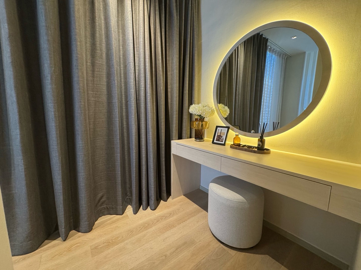 ขายคอนโดสีลม ศาลาแดง บางรัก : ด่วน ราคาพิเศษ พร้อมเฟอร์ตามรูป Ashton Silom ราคา 9.33 ล้านบาท ติดต่อ 0869017364