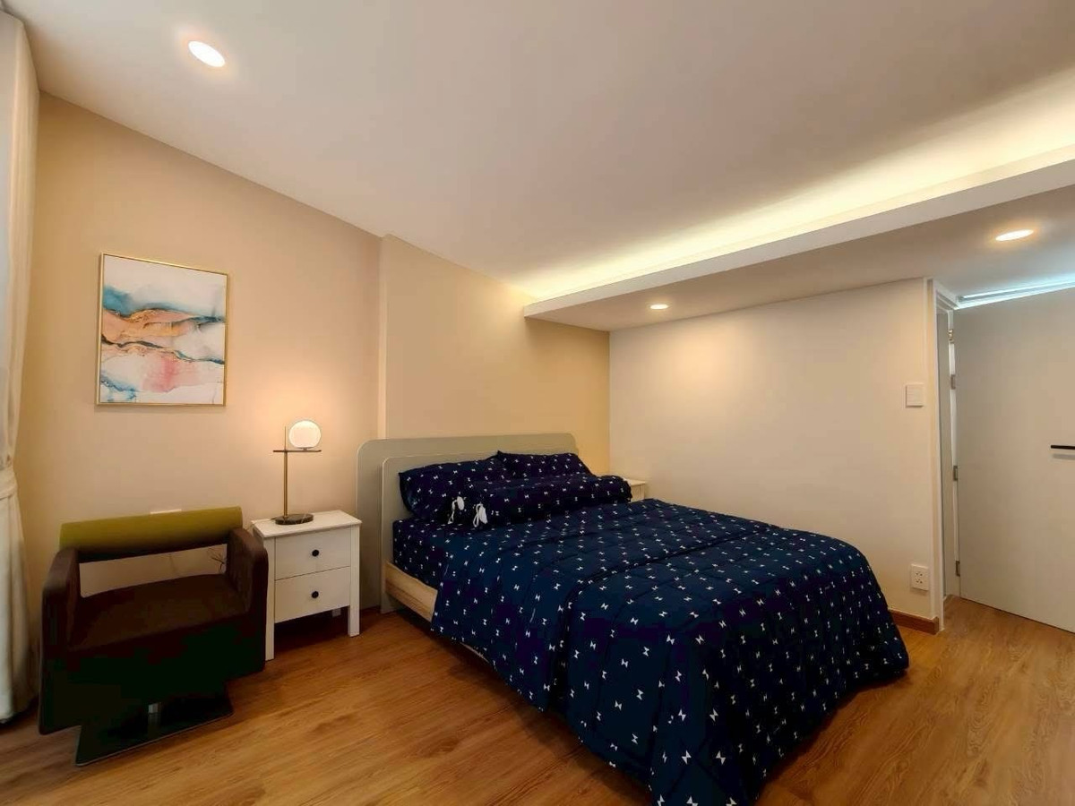 ให้เช่าทาวน์โฮมอ่อนนุช อุดมสุข : ให้เช่า townhouse khlongton nivet ทาวเฮ้าส์ หมู่บ้านคลองตันนิเวศน์ 
🛏️ 2 ห้องนอน 🛁 2 ห้องน้ำ ขนาด 24 ตรว. พื้นที่ใช้สอย 170 ตรม. ✨ ราคา 55,000 บาท 