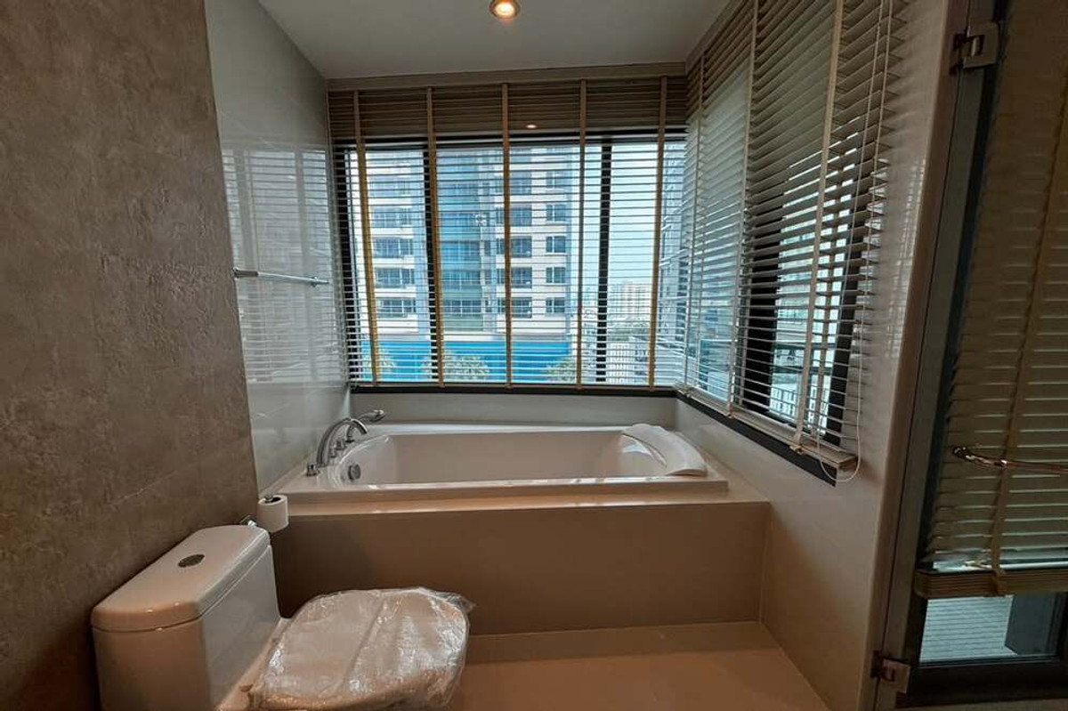 ให้เช่าคอนโดสุขุมวิท อโศก ทองหล่อ : 🔥 สำหรับเช่า !! ทำเลดี !! 🔥 Code C20260100054..........Bright Sukhumvit 24, 2 ห้องนอน, 2 ห้องน้ำ, แต่งครบ, สไตล์โมเดิร์น, พร้อมเข้าอยู่ 📣📣