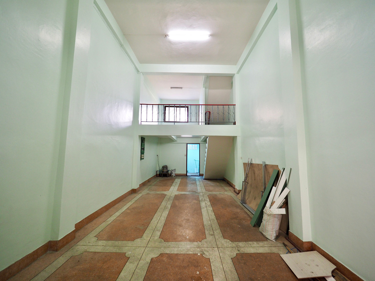 For RentTownhomeRama3 (Riverside),Satupadit : 4 Storey shophouse newly renovated in Rama 3 Road