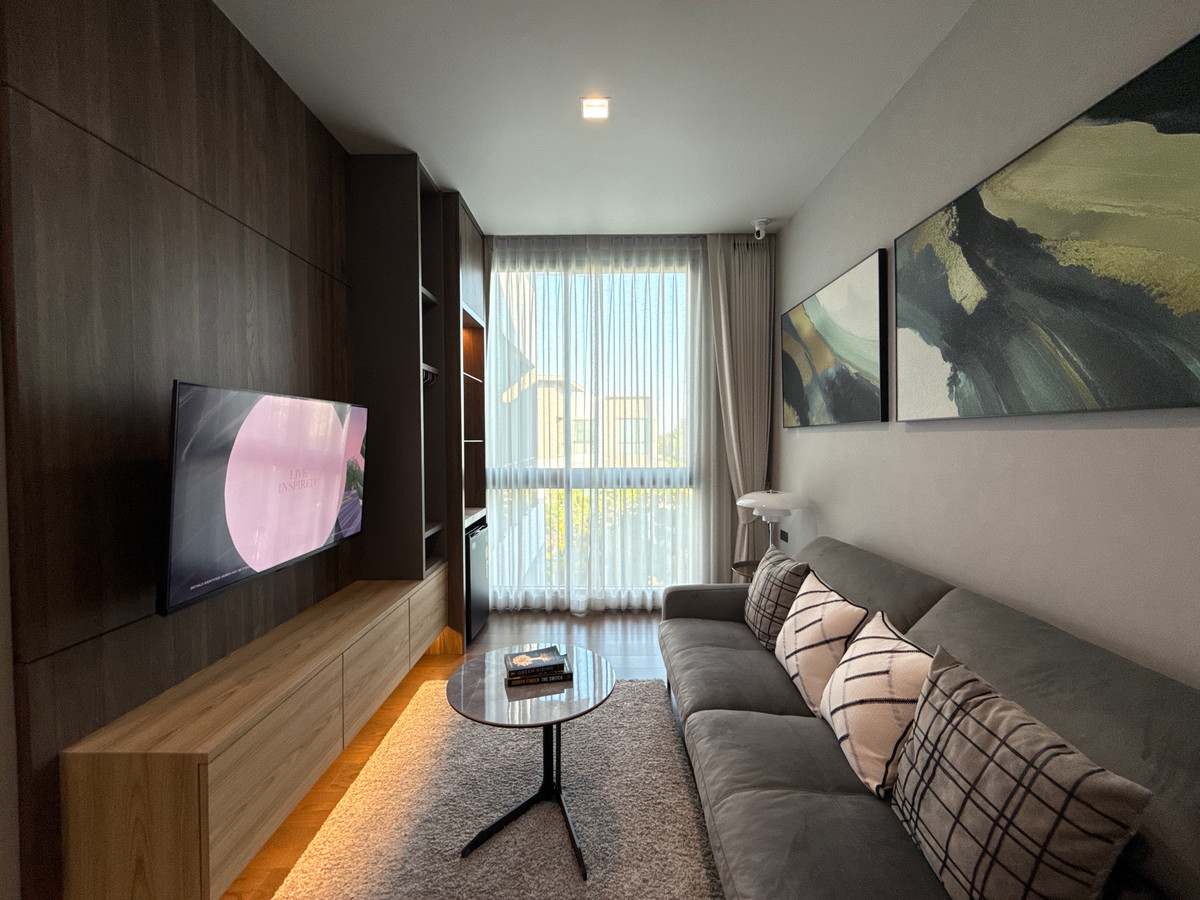 For SaleHouseLadkrabang, Suwannaphum Airport : THE ONE Signature Bangna–Rama 9 Trenda – Luxury 3-Storey Detached Pool Villa in Bangna–Rama 9 Please call: 082-894-4624