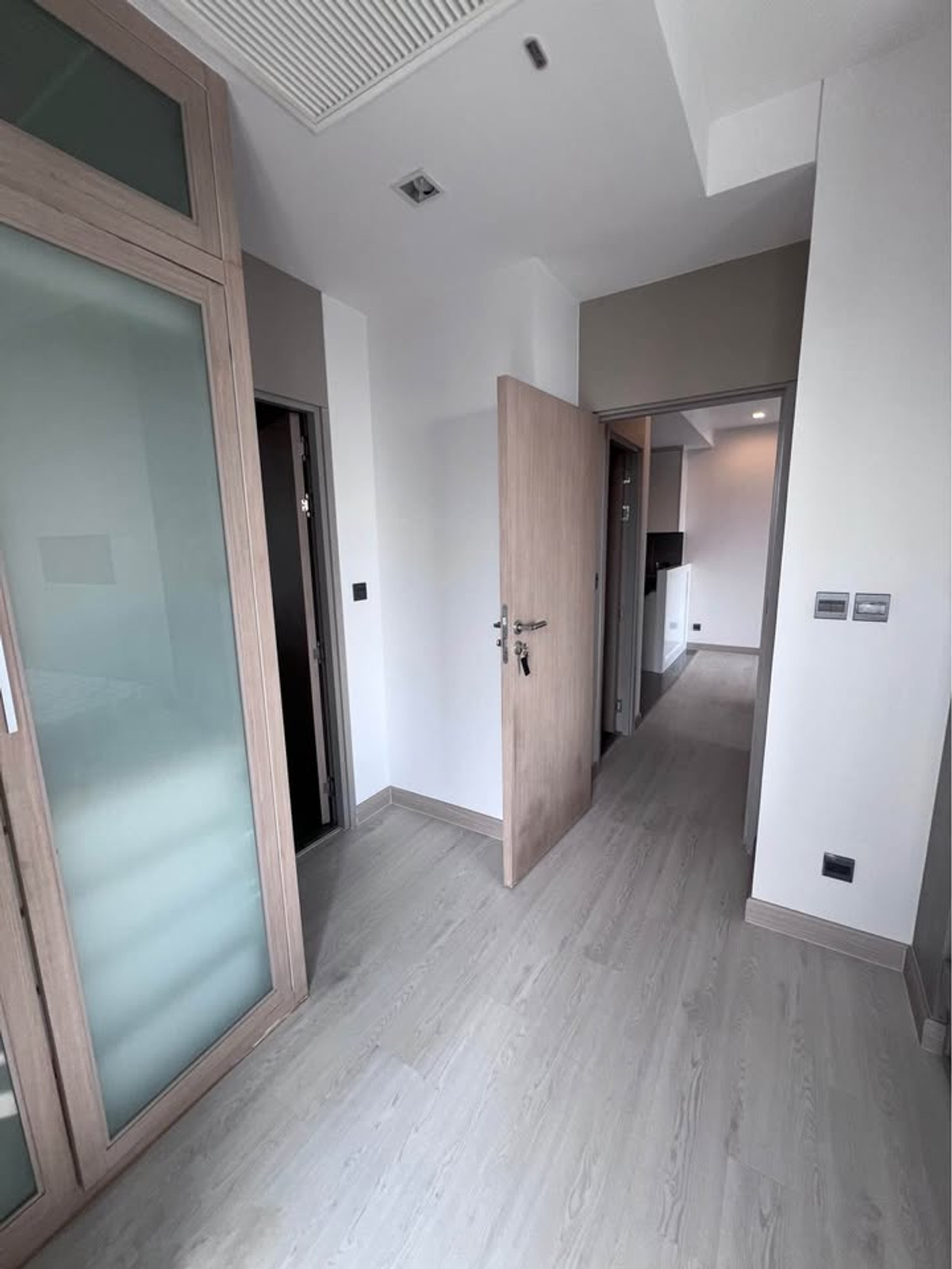 ให้เช่าคอนโดสุขุมวิท อโศก ทองหล่อ : [Can negotiable]🐶🐱 Pet Friendly - M Thonglor10 (2Bed2Bath with Bathtub) Facing South & East (the best and biggest 2BR)