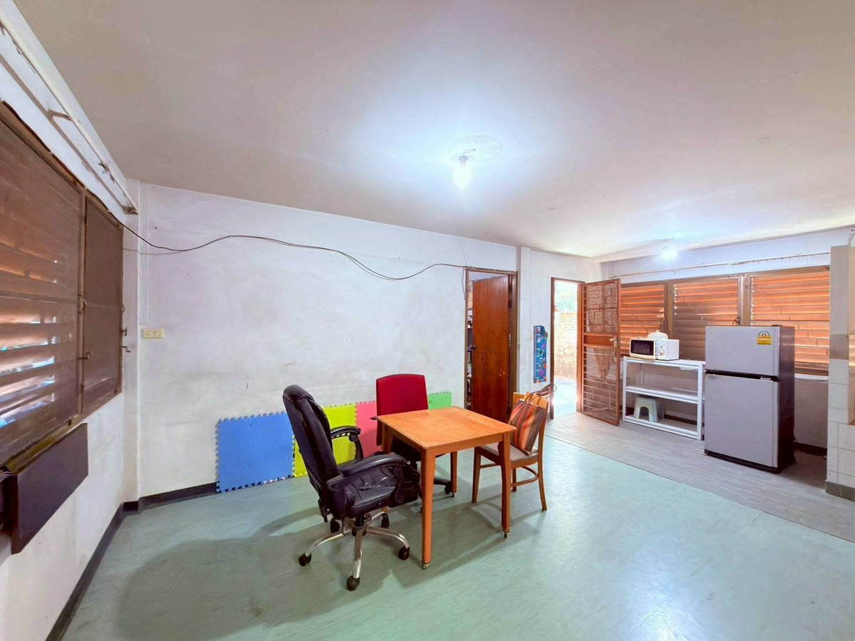 For SaleHouseSukhumvit, Asoke, Thonglor : Single house for sale, 49 sq m., Sukhumvit Soi 49/14, Khlong Tan Nuea Subdistrict, Watthana District, Bangkok, price 15,000,000 baht.