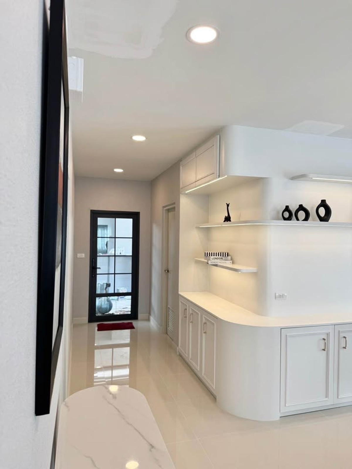 ขายบ้านบางนา แบริ่ง ลาซาล : เซนโทร บางนา เฟส 2 / 4 ห้องนอน (ขาย), Centro Bangna Phase 2 / 4 Bedrooms (FOR SALE) YOK021