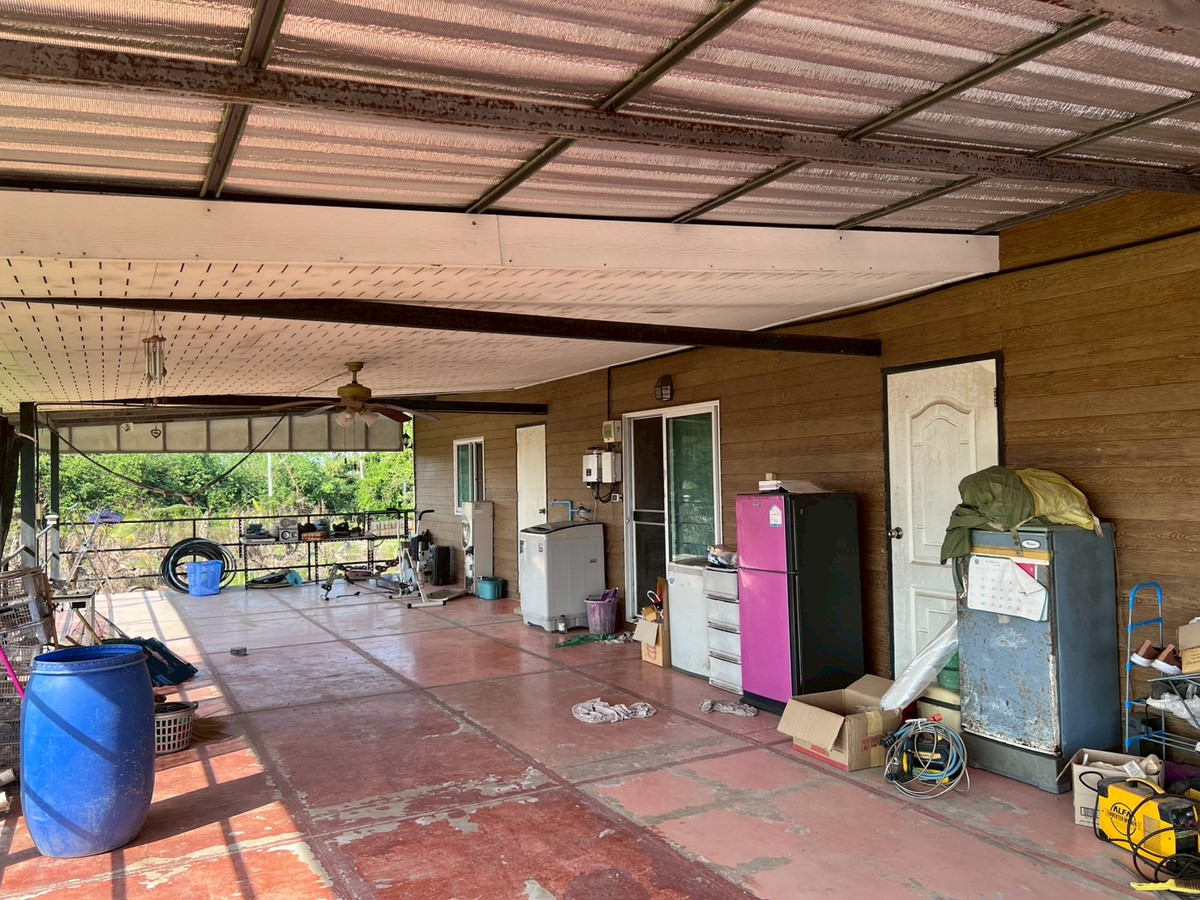 For SaleHouseSing Buri : 95546 - 2-story garden house for sale with land, 4 rai 3 ngan 5 sq m., Phrom Buri District, Sing Buri Province, next to Highway 309.