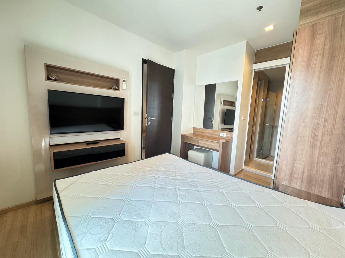 ให้เช่าคอนโดสาทร นราธิวาส : Rhythm Sathorn ใกล้ bts สะพานตากสิน ว่างพร้อมให้เช่า, 18,000/เดือน 