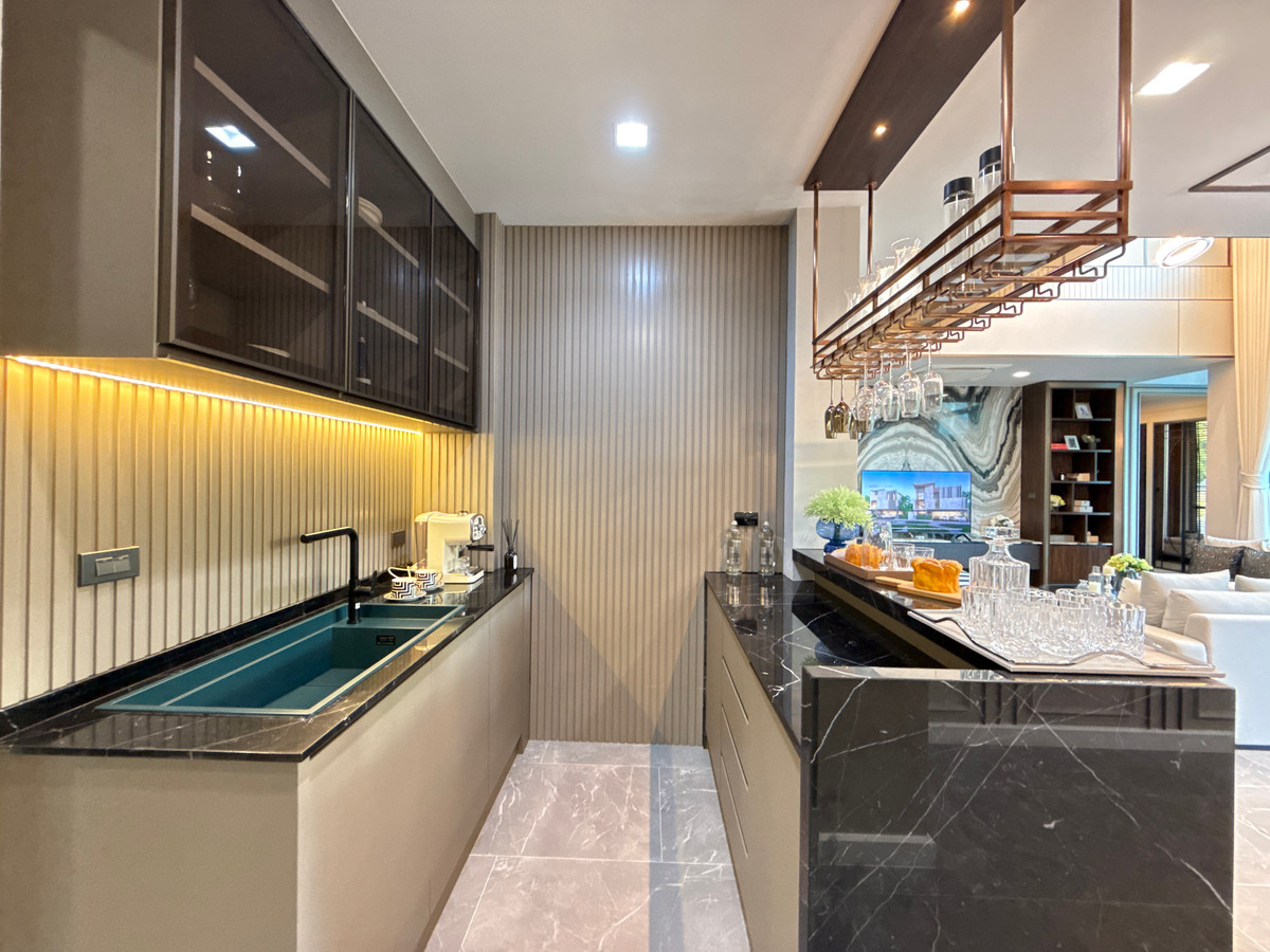 For SaleHouseLadkrabang, Suwannaphum Airport : THE ONE Signature Bangna–Rama 9 Trenda – Luxury 3-Storey Detached Pool Villa in Bangna–Rama 9 Please call: 082-894-4624