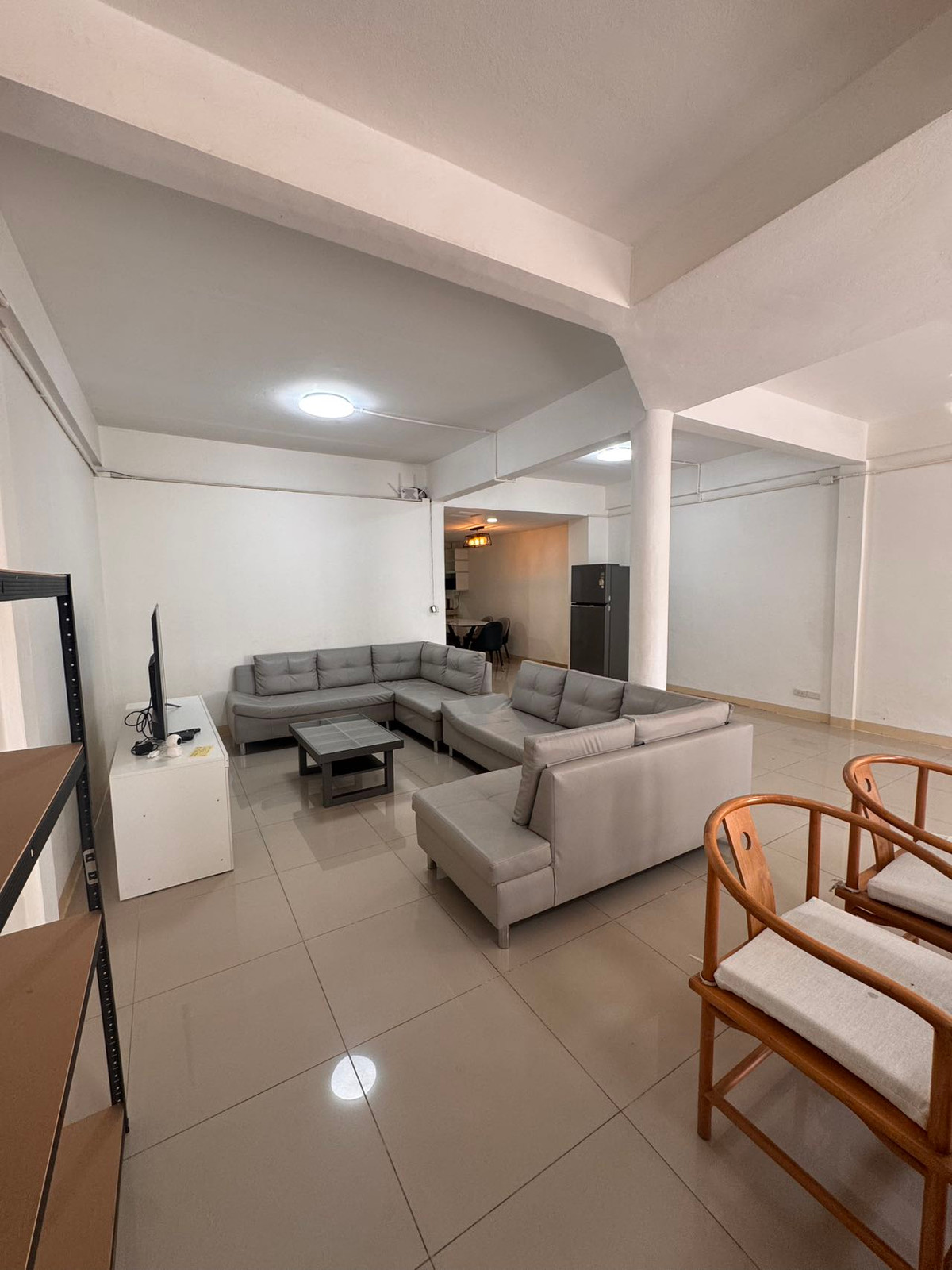 ให้เช่าทาวน์โฮมรัชดา ห้วยขวาง : [For Rent] Townhome | Ratchada 18, Huai Kwang 5 Bedrooms, 4 Bathrooms *New renovate