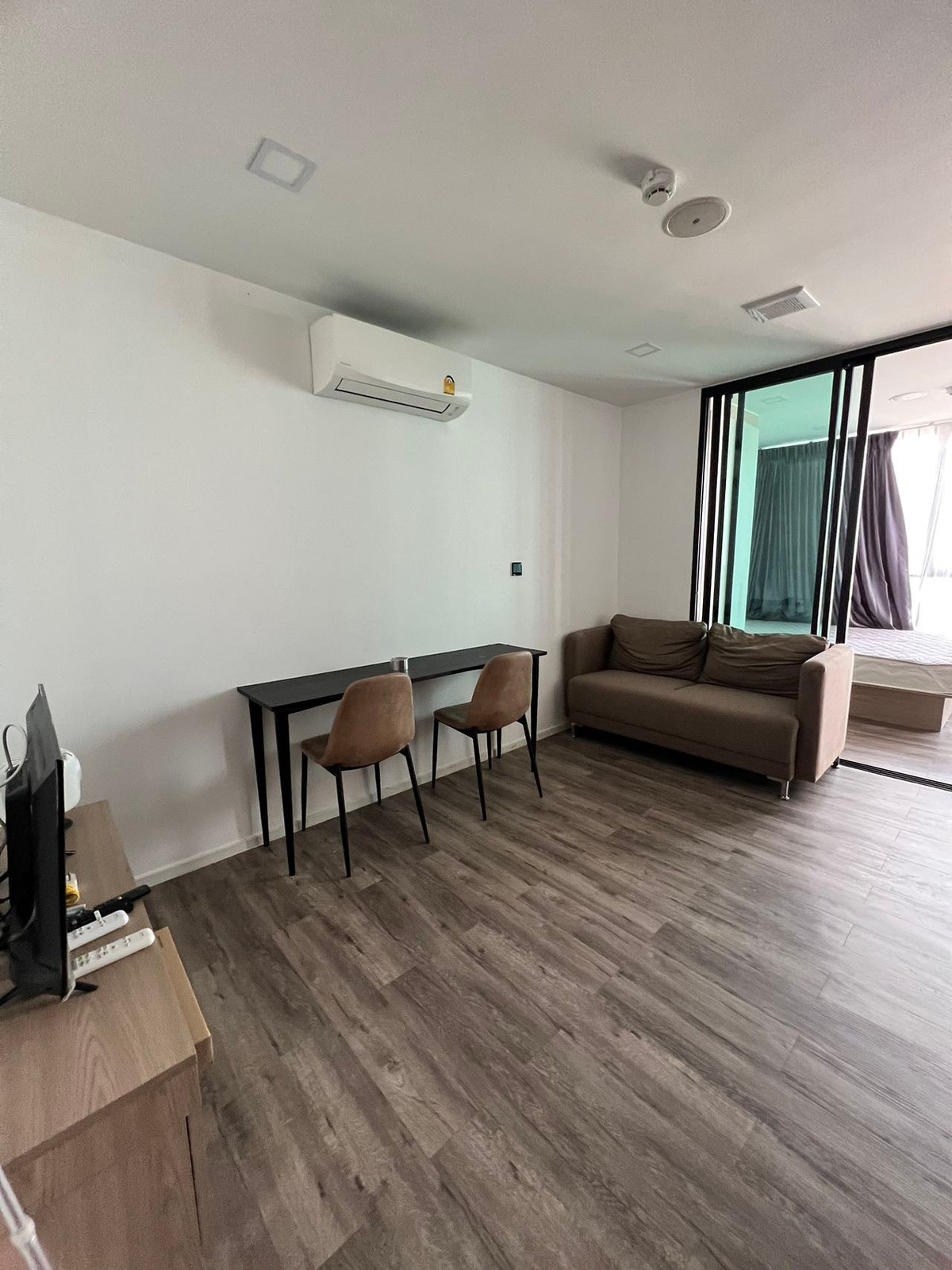 ให้เช่าคอนโดรัชดา ห้วยขวาง : [Rent] Brown Condo Huai Kwang 2-bedroom, 1 bathroom *Ready to move in
